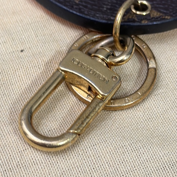 Louis Vuitton cruise purse charm key chain accessory - Picture 6 of 7